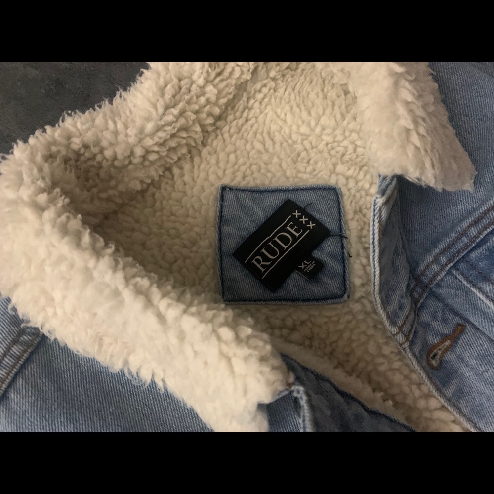 Haven’t worn it in a while, great condition.